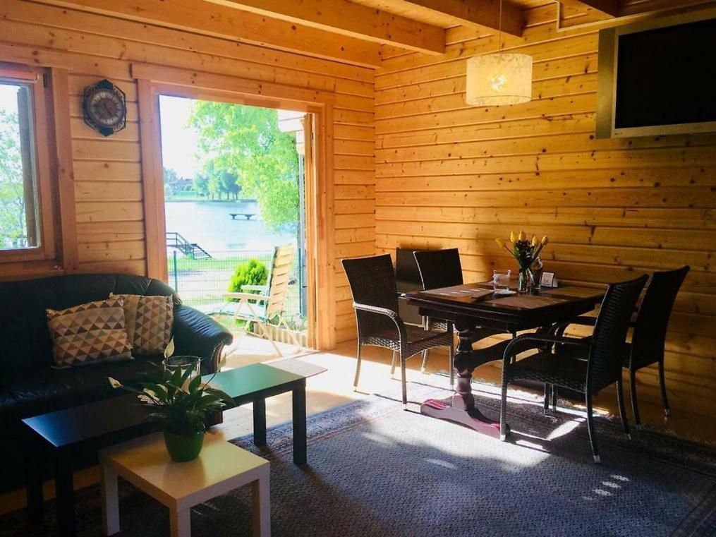 Neptun Bed & Breakfast Miedzychod Exterior photo