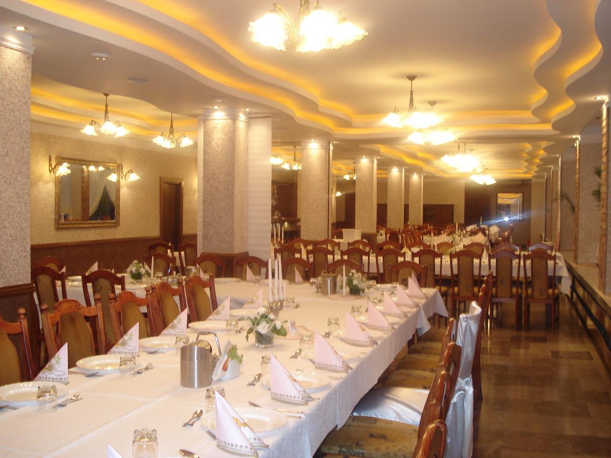 Neptun Bed & Breakfast Miedzychod Exterior photo